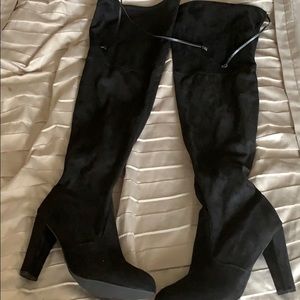 Knee hi Boots